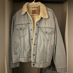 Levi’s Ex Boyfriend Trucker Jacket Sherpa New with Tag